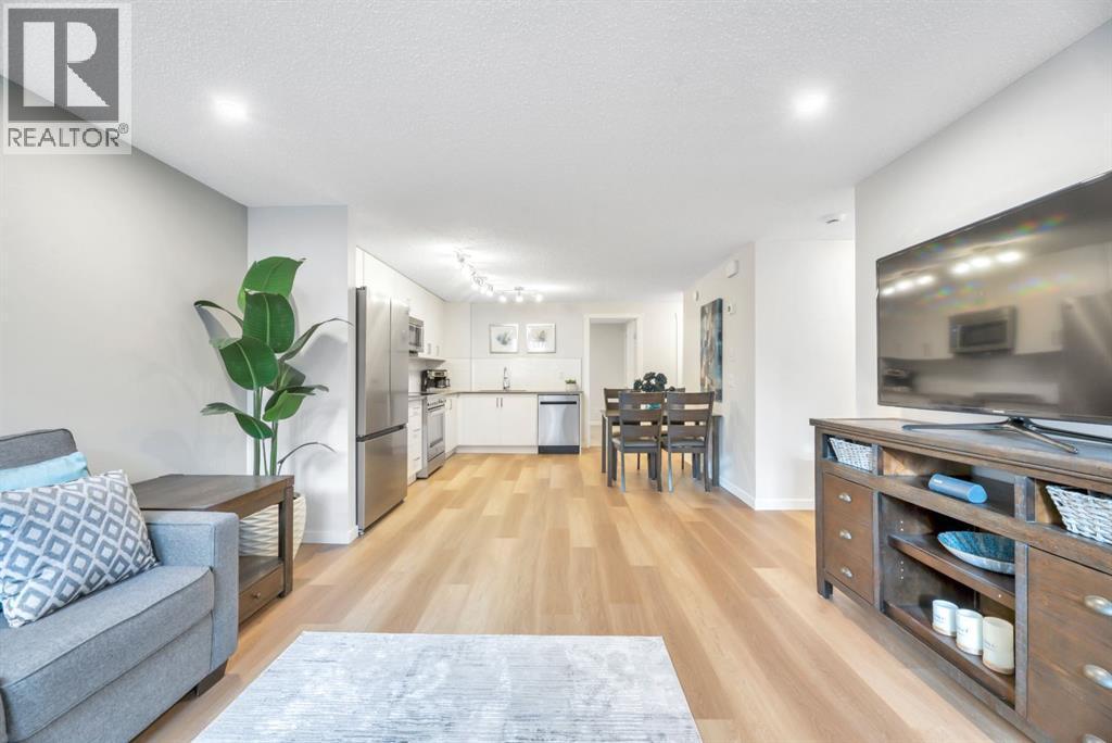 344 Cranbrook Square Se, Calgary, AB - Indoor Photo Showing Living Room