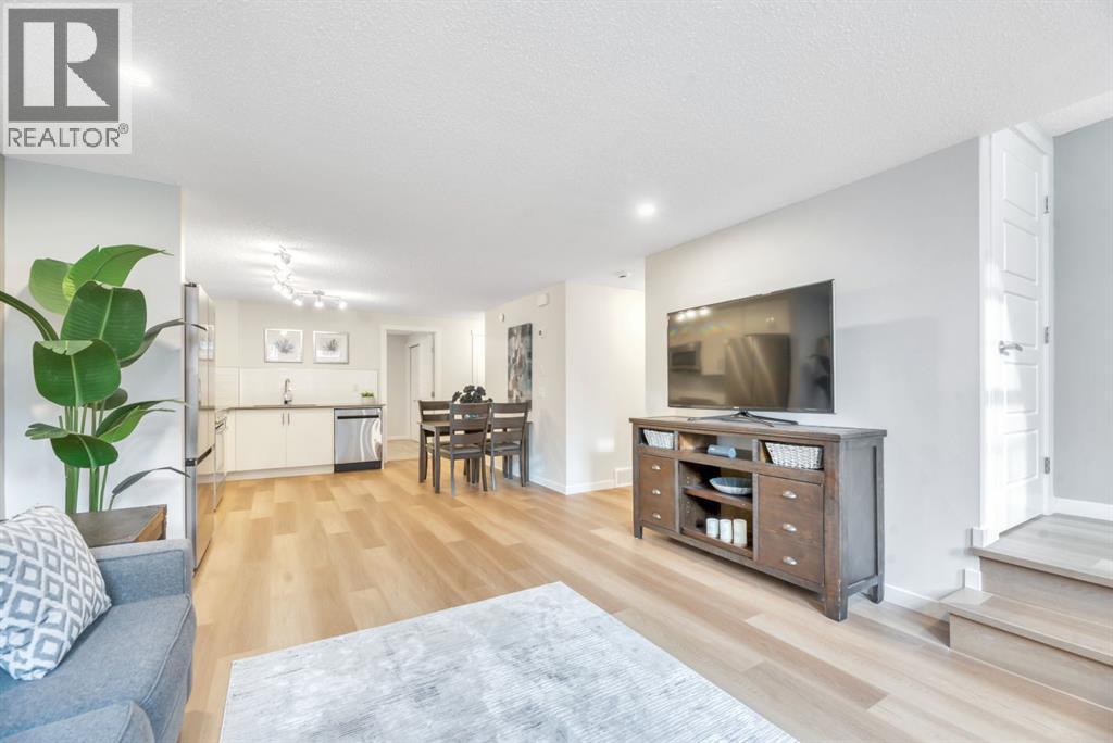 344 Cranbrook Square Se, Calgary, AB - Indoor Photo Showing Living Room