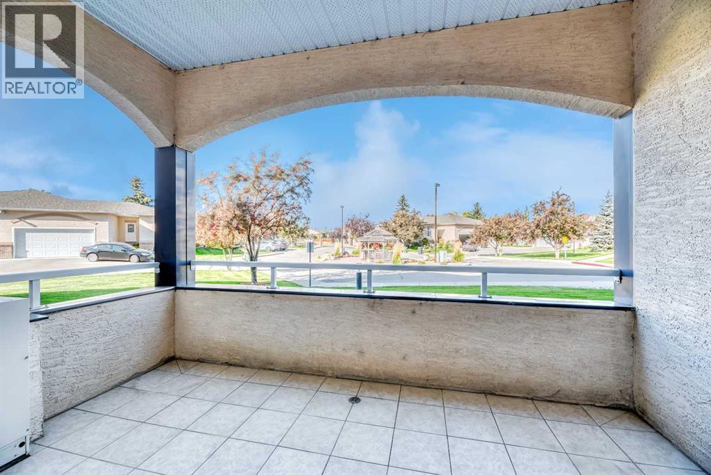 112, 43 Westlake Circle, Strathmore, AB - Outdoor