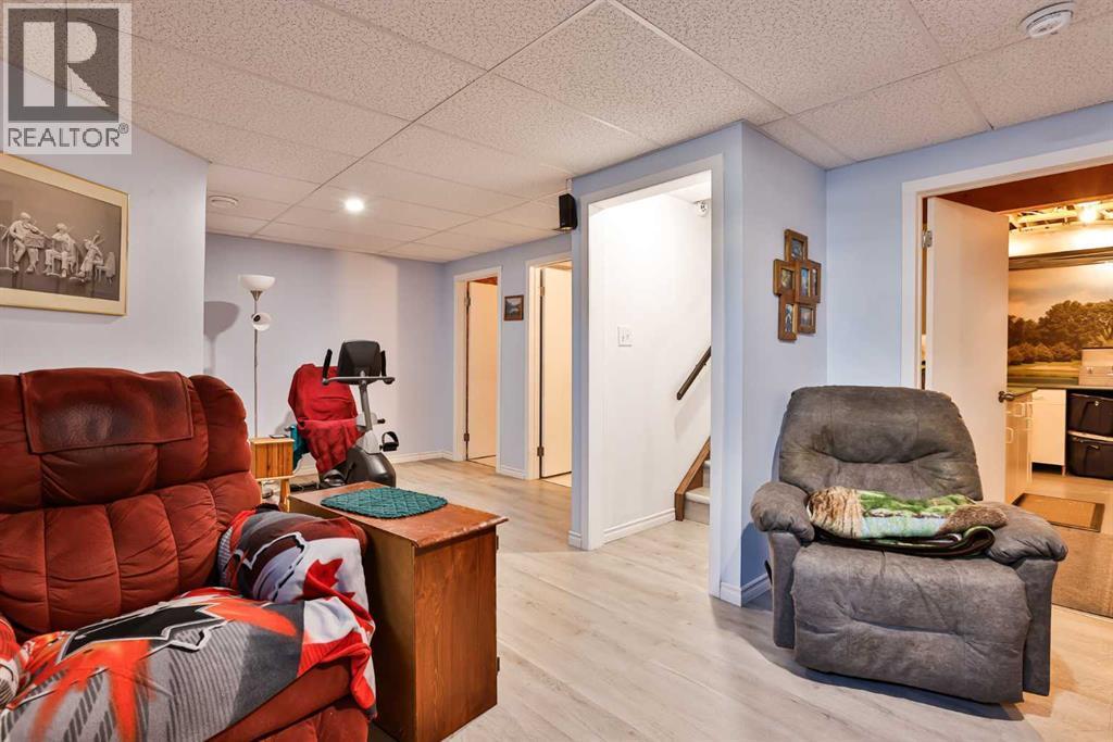 2, 135 Jerry Potts Boulevard W, Lethbridge, AB - Indoor