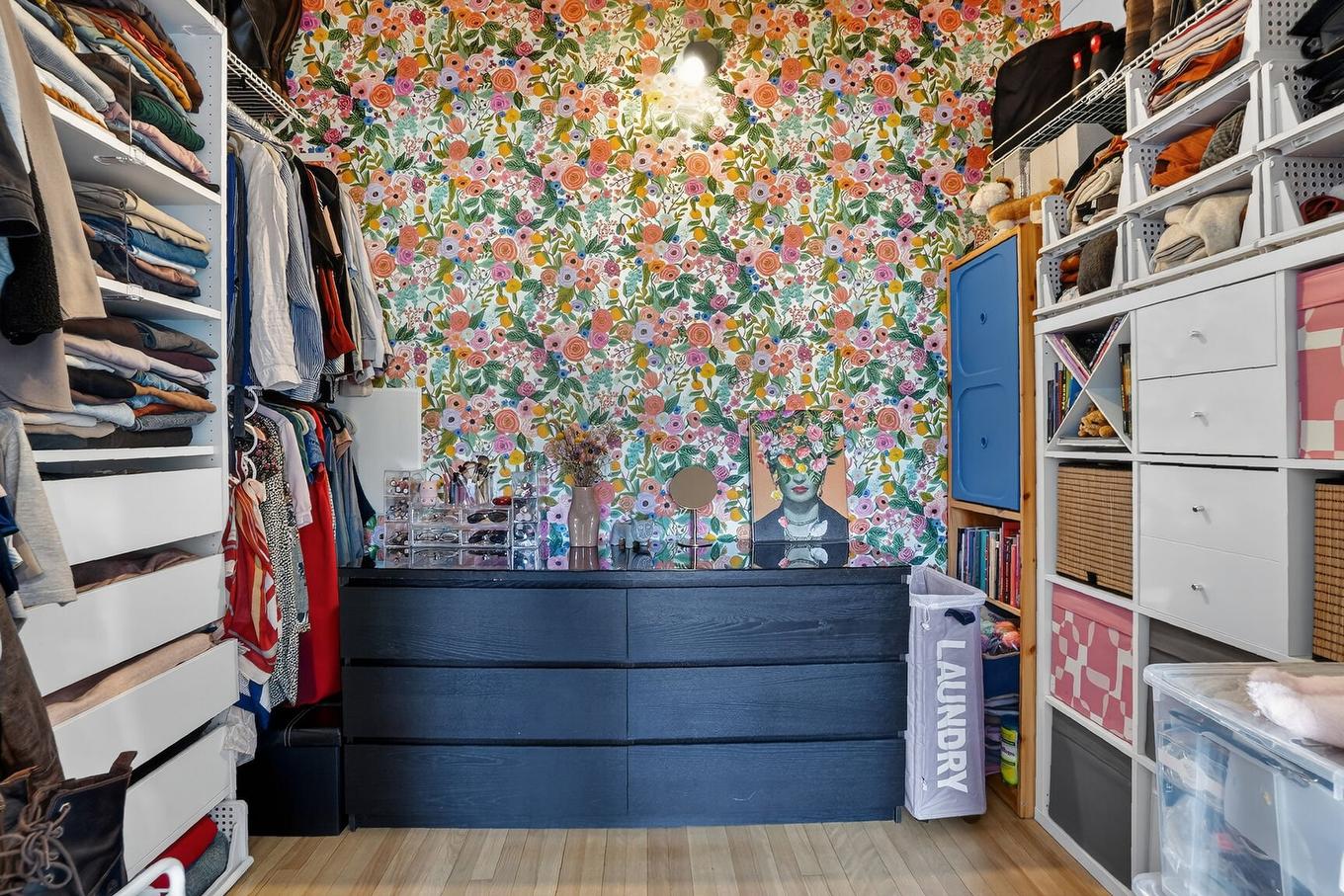 Walk-in closet - 576 Rue Osborne, Montréal (Verdun/Île-Des-Soeurs), QC - Indoor Photo Showing Other Room