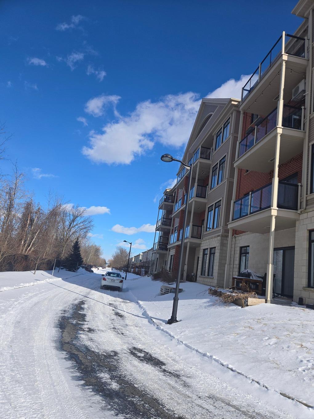 Autre - 108-6290 Boul. Chevrier, Brossard, QC - Outdoor