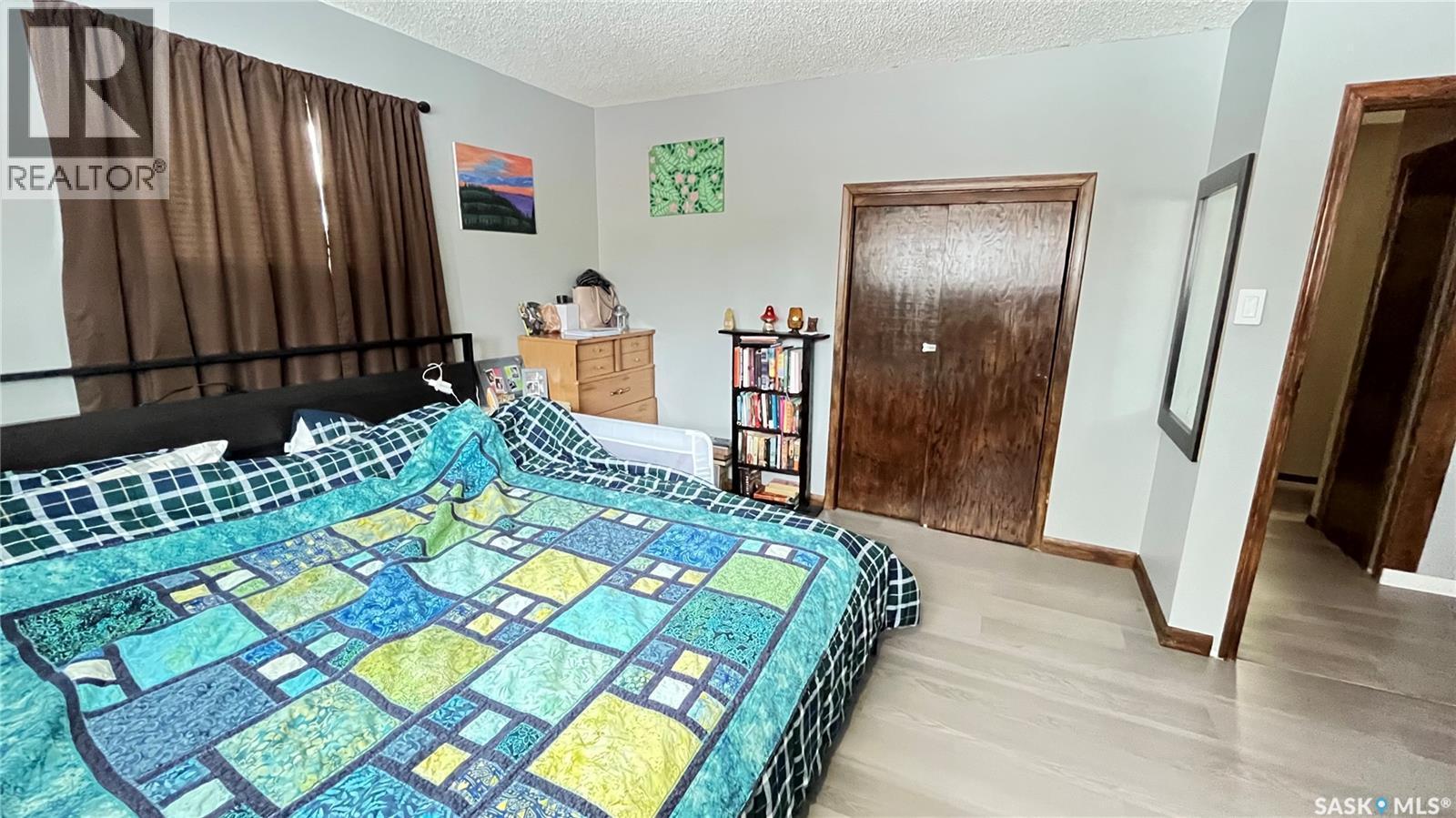402 3Rd Avenue, Maple Creek, SK - Indoor Photo Showing Bedroom