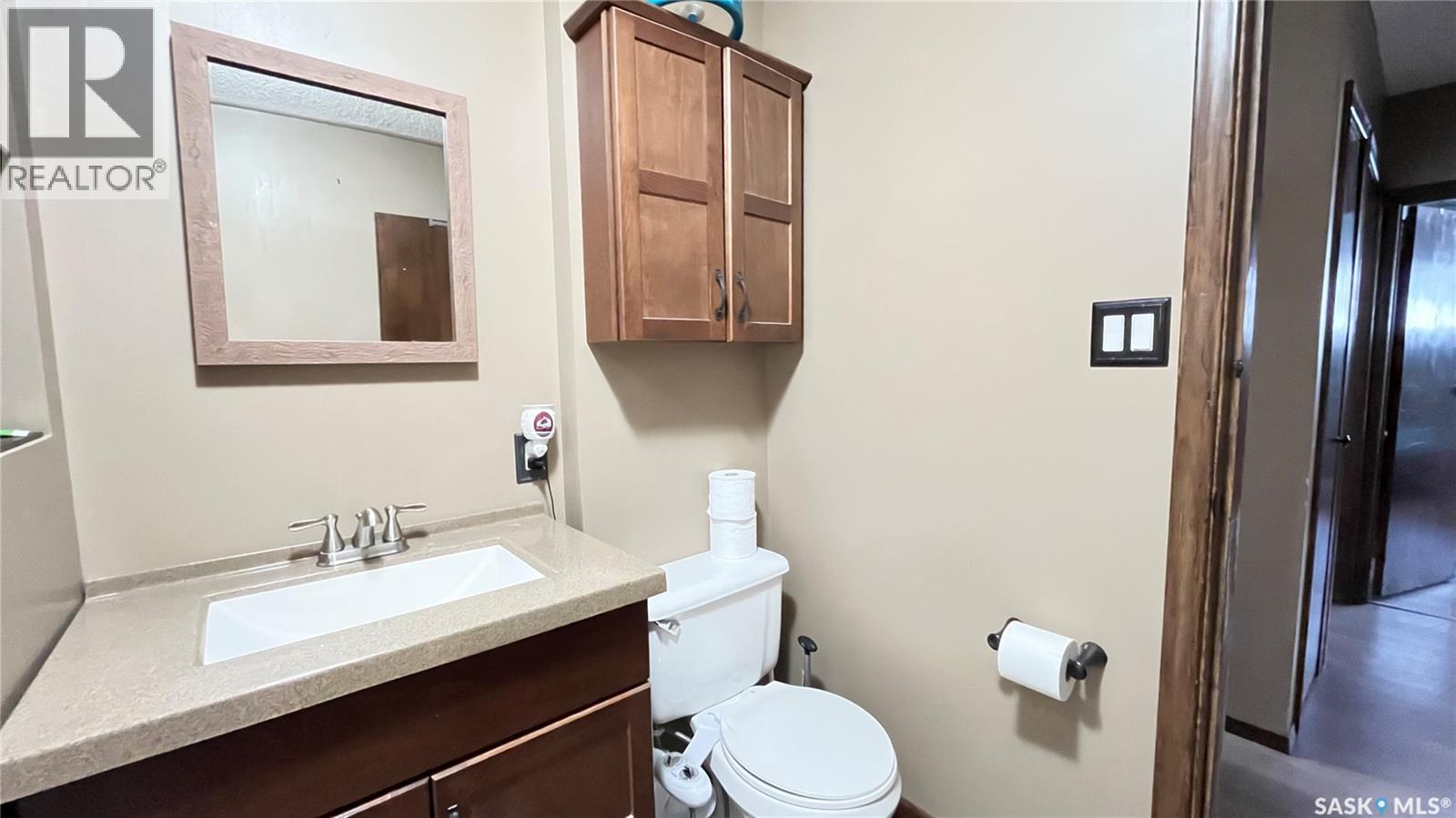 402 3Rd Avenue, Maple Creek, SK - Indoor Photo Showing Bathroom