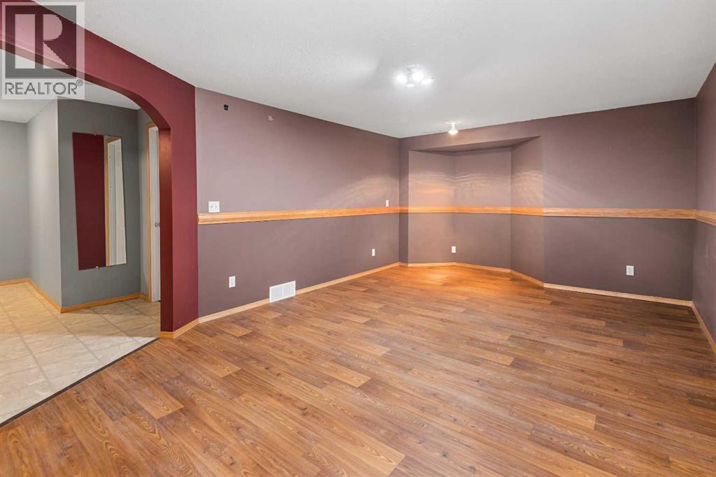 17, 1200 Milt Ford Lane, Carstairs, AB - Indoor Photo Showing Other Room