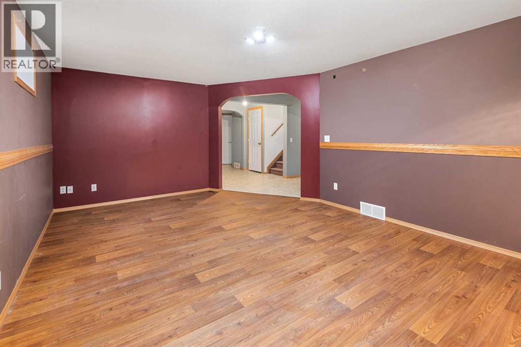 17, 1200 Milt Ford Lane, Carstairs, AB - Indoor Photo Showing Other Room