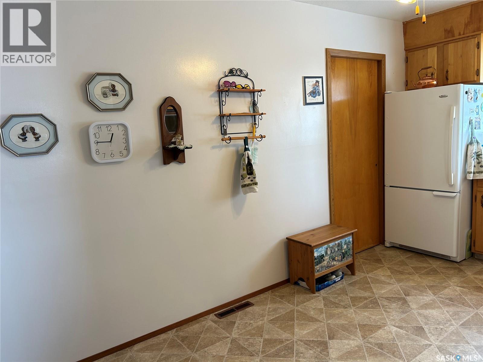 1187 Currie Crescent, Moose Jaw, SK - Indoor Photo Showing Other Room