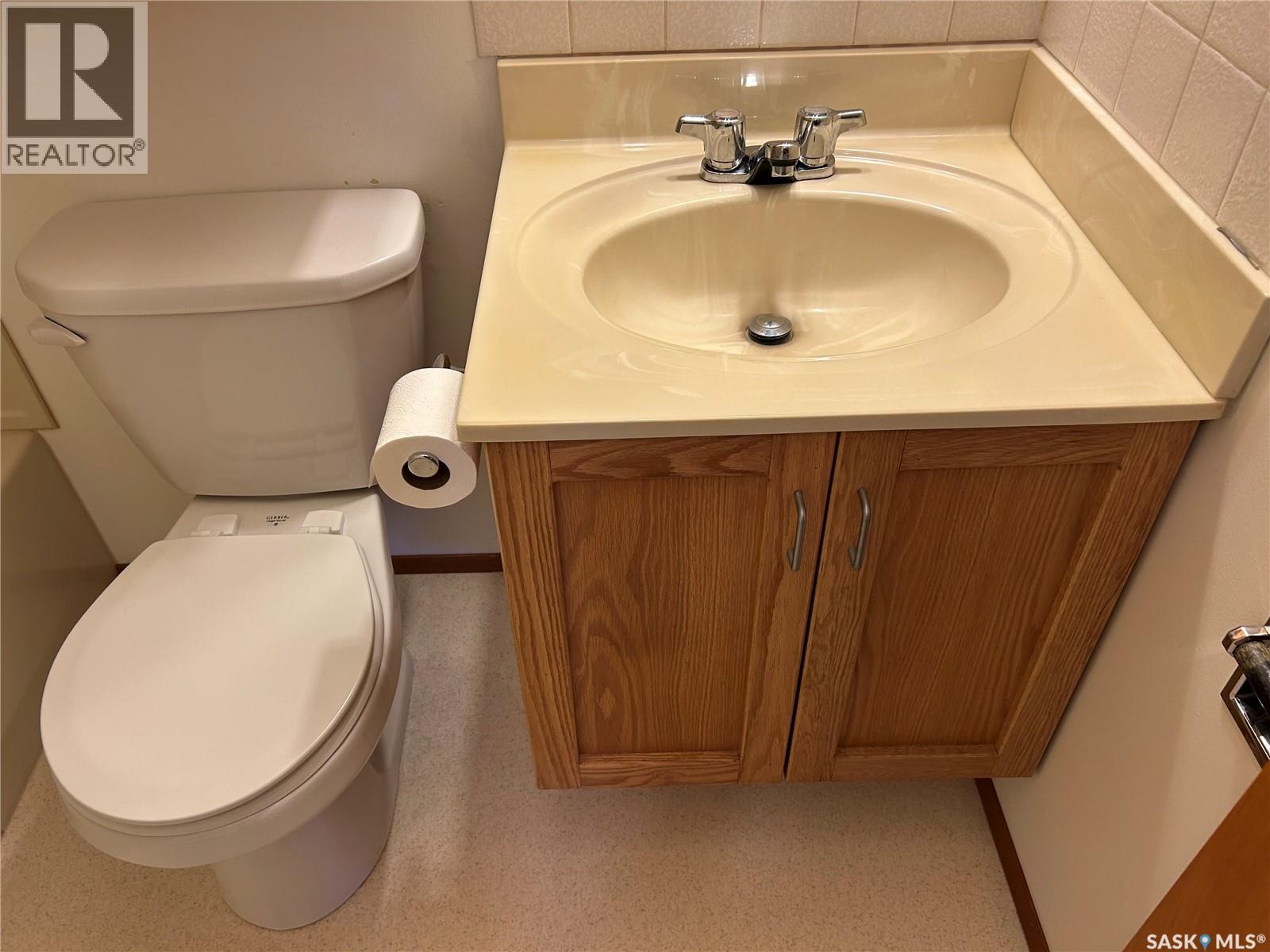 1187 Currie Crescent, Moose Jaw, SK - Indoor Photo Showing Bathroom