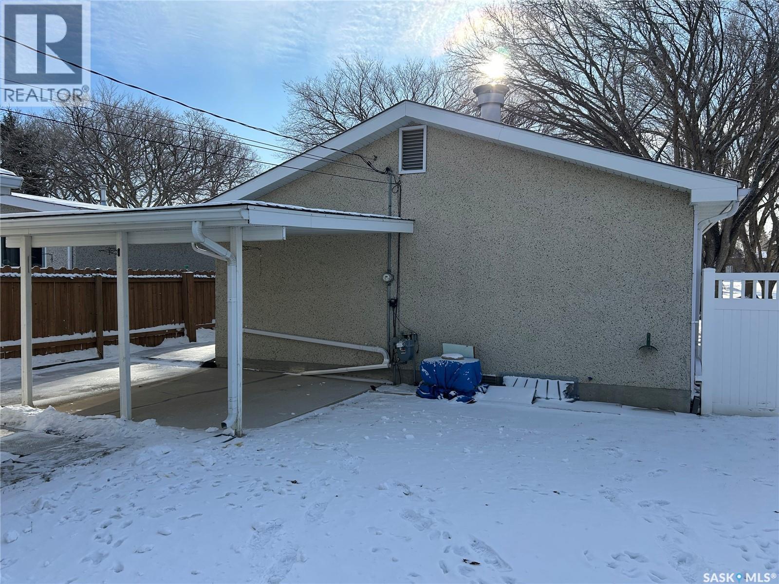 1187 Currie Crescent, Moose Jaw, SK - Outdoor With Exterior