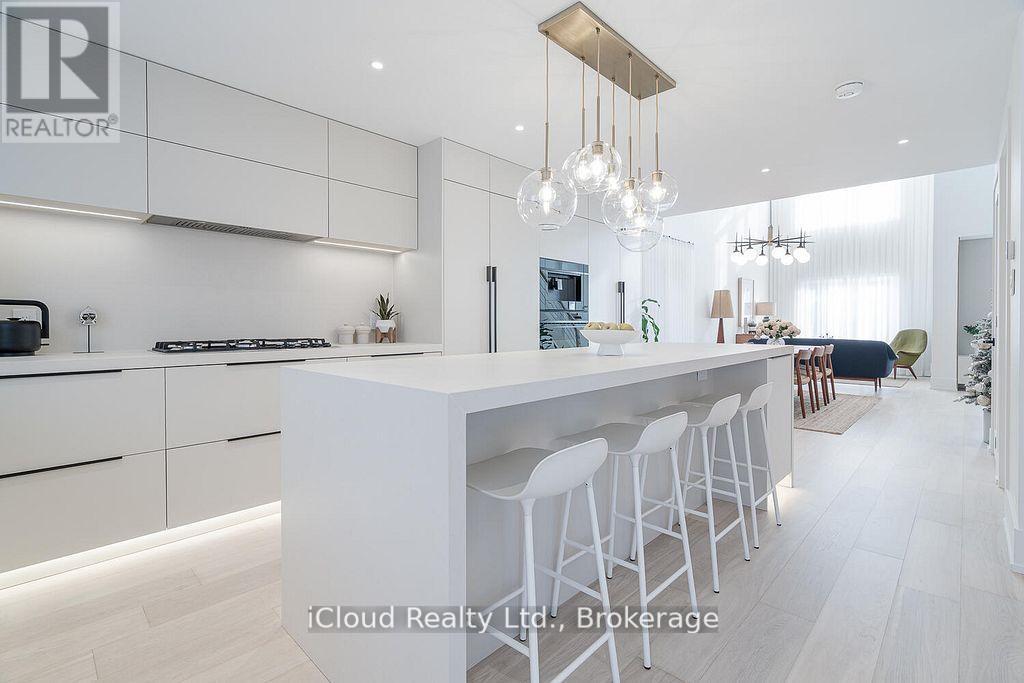 5389 Kindos Street, Burlington, ON - Indoor Photo Showing Kitchen With Upgraded Kitchen