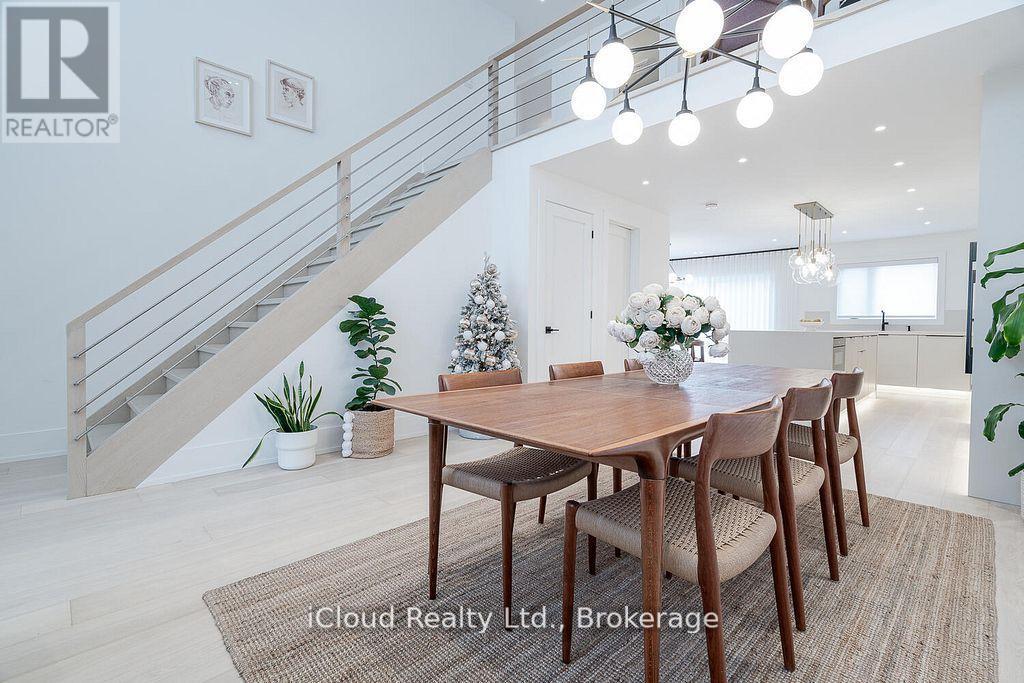 5389 Kindos Street, Burlington, ON - Indoor Photo Showing Dining Room