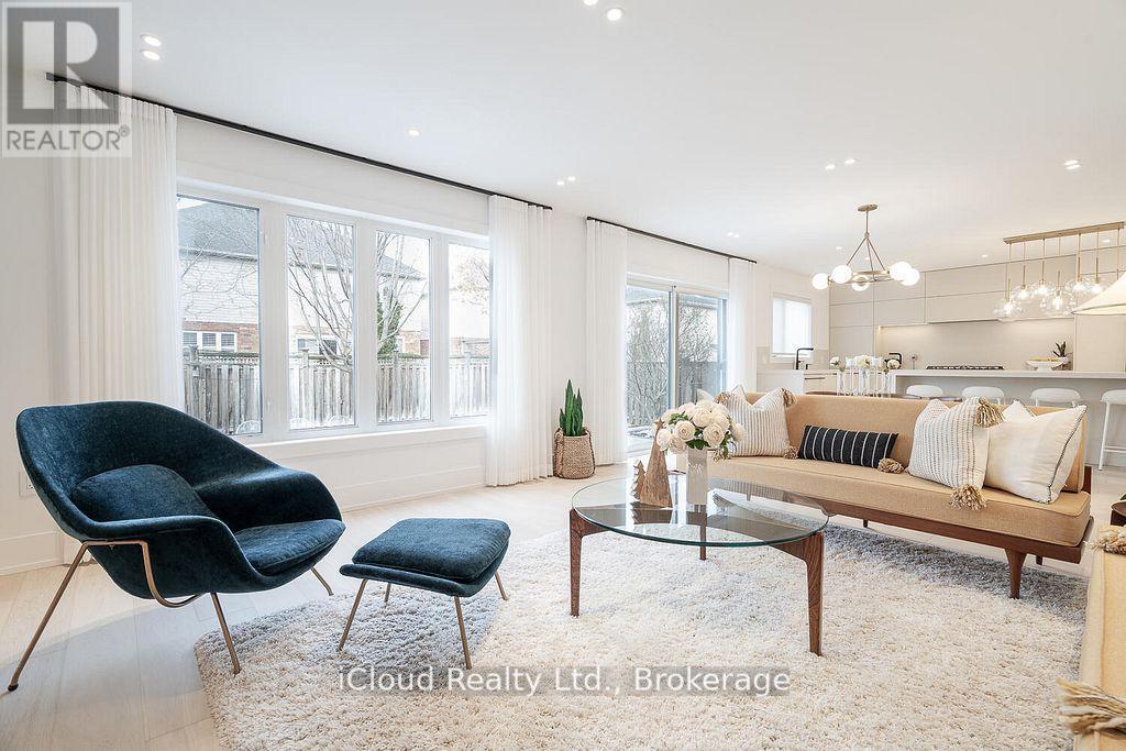 5389 Kindos Street, Burlington, ON - Indoor Photo Showing Living Room