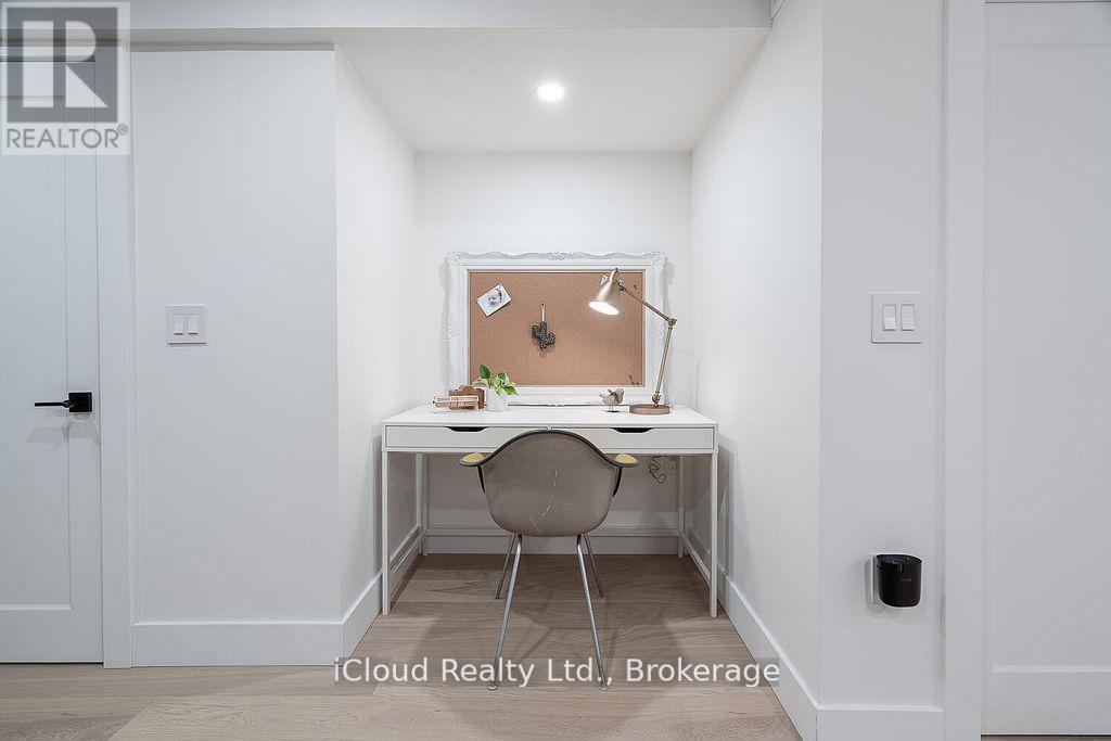 5389 Kindos Street, Burlington, ON - Indoor