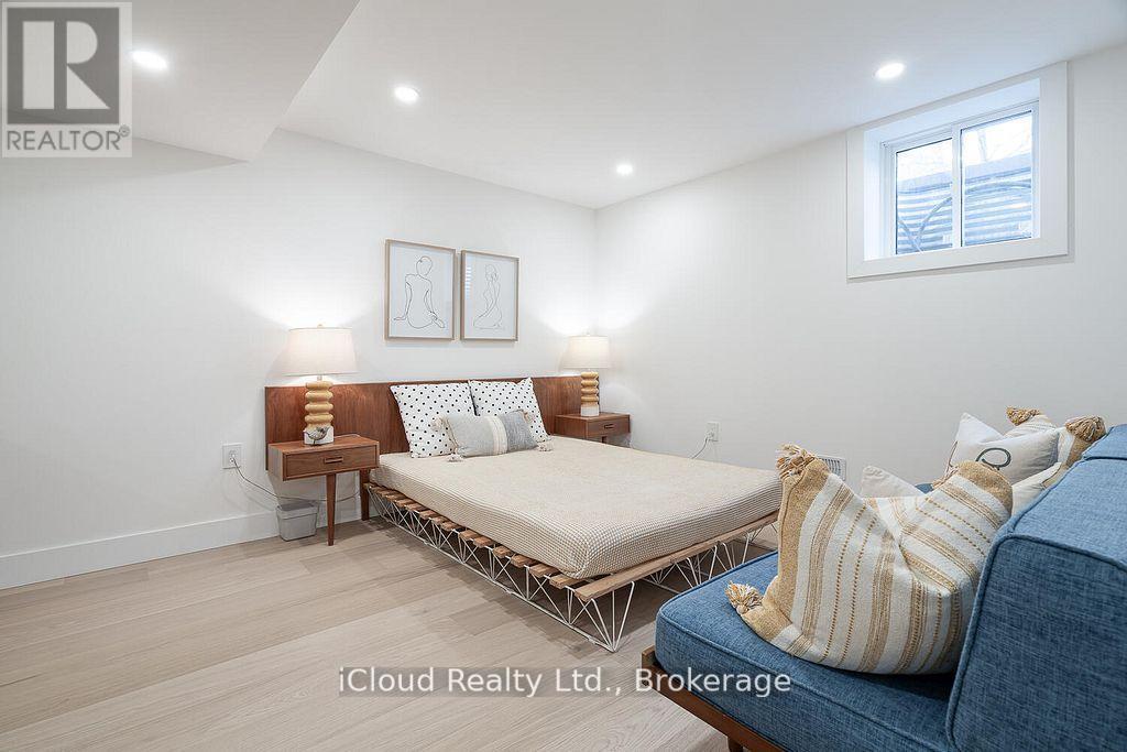 5389 Kindos Street, Burlington, ON - Indoor Photo Showing Bedroom