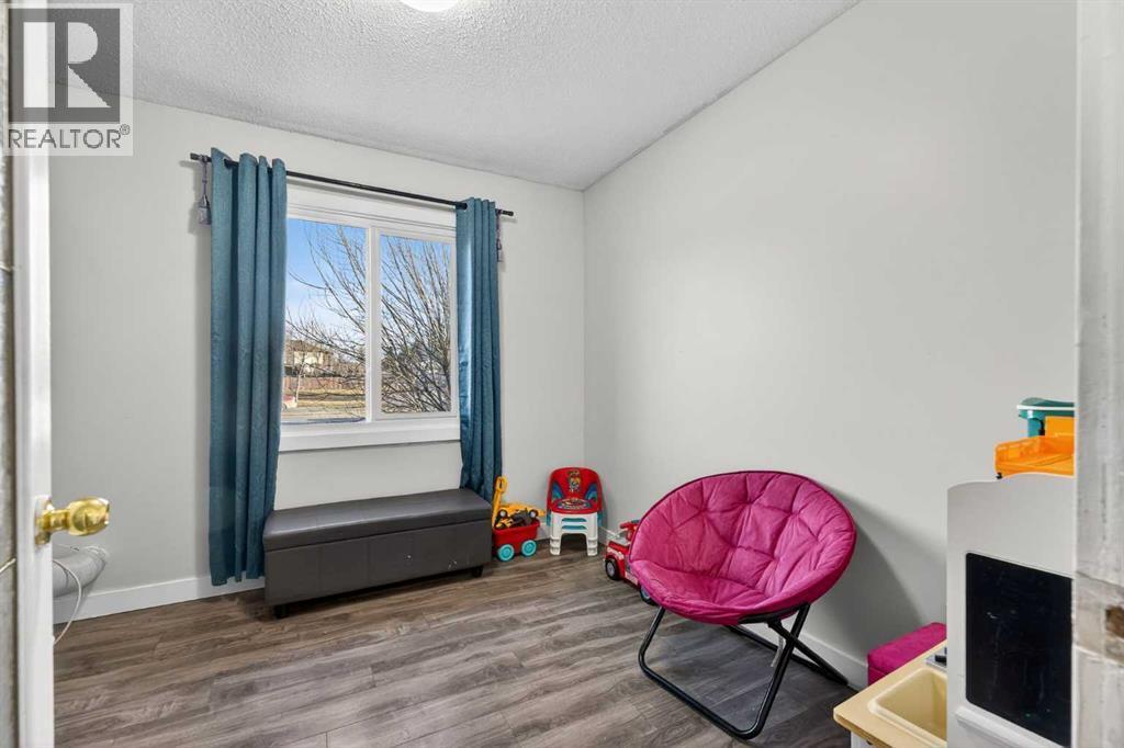 8 Malvern Crescent Ne, Calgary, AB - Indoor