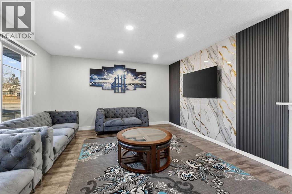 8 Malvern Crescent Ne, Calgary, AB - Indoor