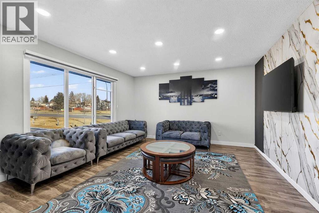 8 Malvern Crescent Ne, Calgary, AB - Indoor