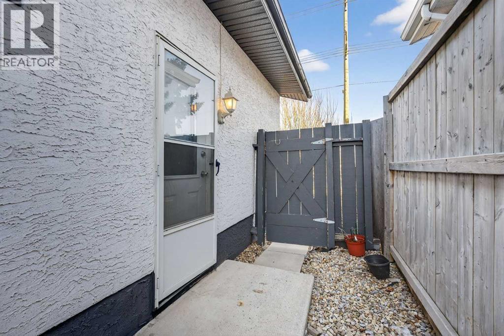 8 Malvern Crescent Ne, Calgary, AB - Outdoor With Exterior