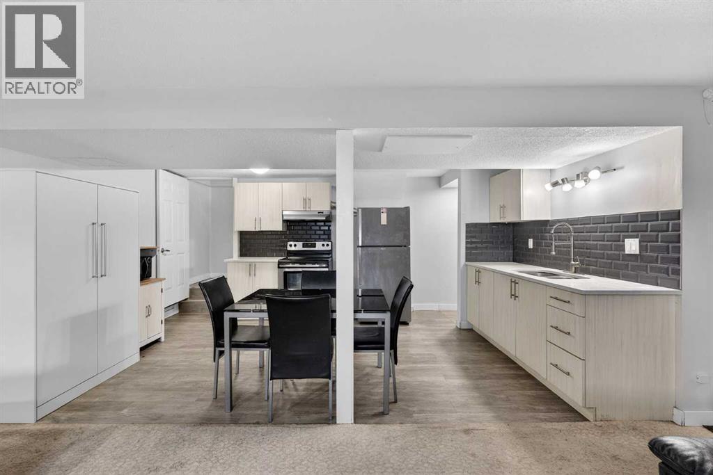8 Malvern Crescent Ne, Calgary, AB - Indoor Photo Showing Kitchen