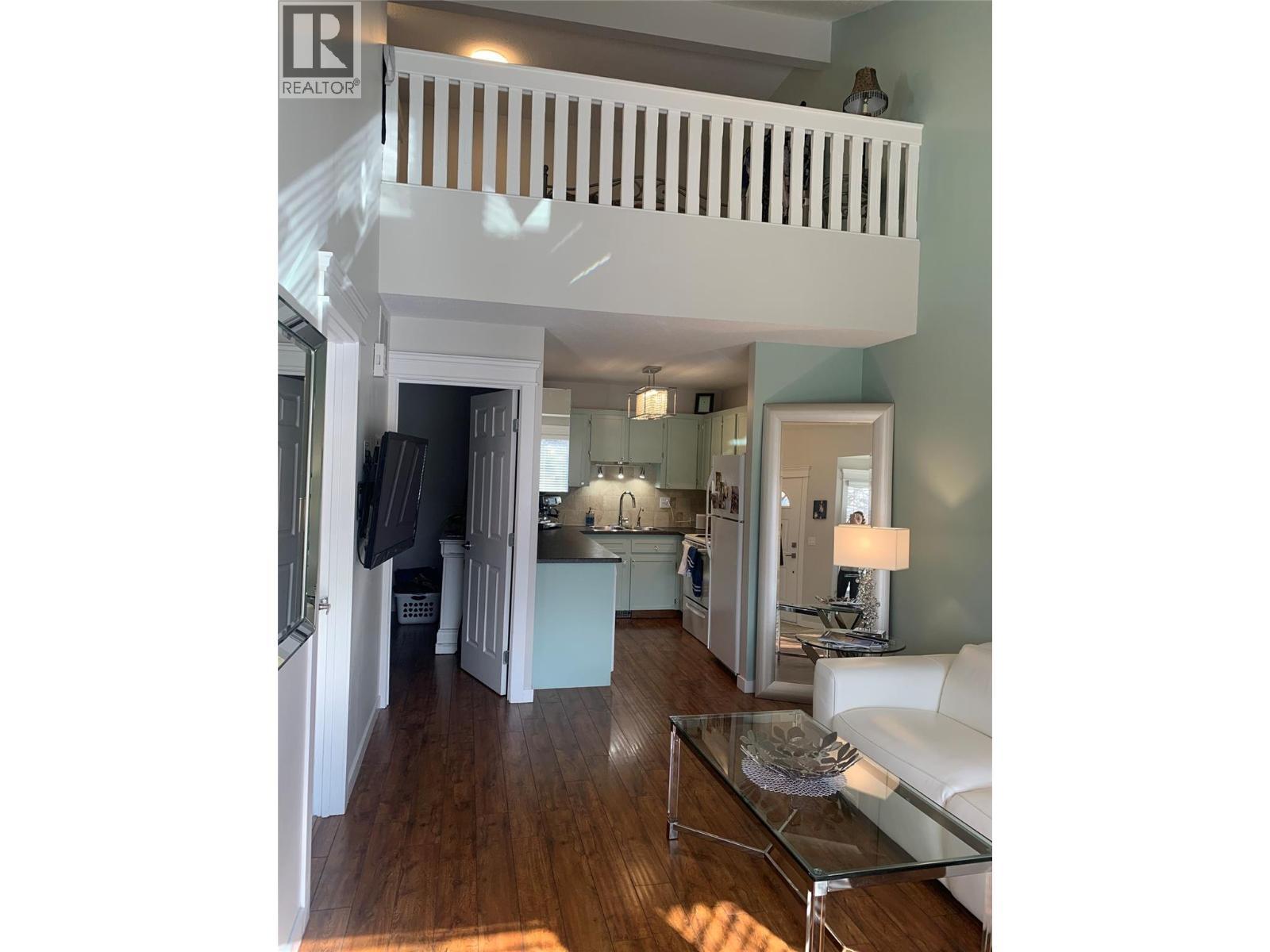 View of main living and loft - 3155 Gordon Drive Unit# 407, Kelowna, BC - Indoor