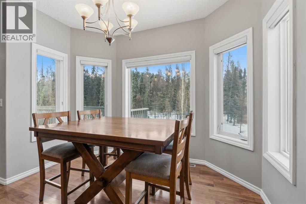 26 Park Point, Whitecourt, AB - Indoor Photo Showing Dining Room