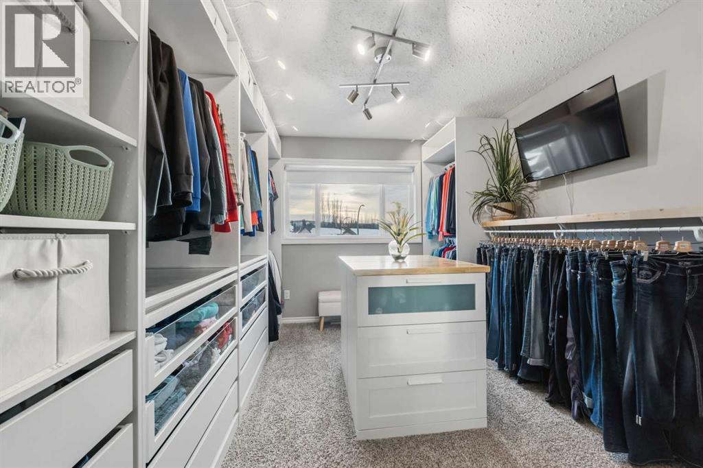 26 Park Point, Whitecourt, AB - Indoor With Storage