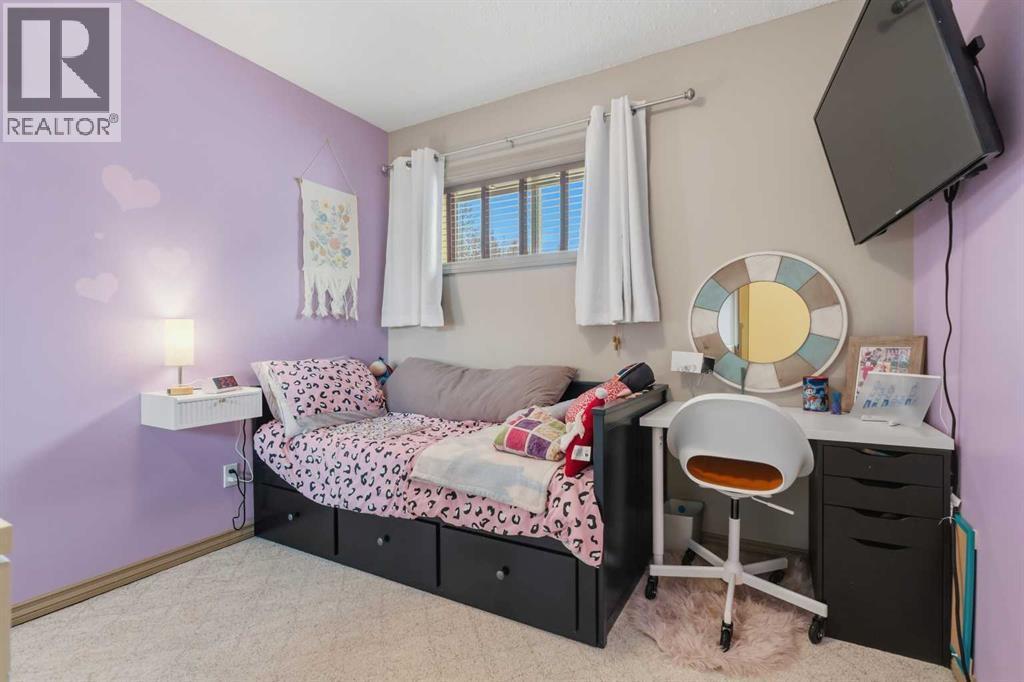 26 Park Point, Whitecourt, AB - Indoor Photo Showing Bedroom