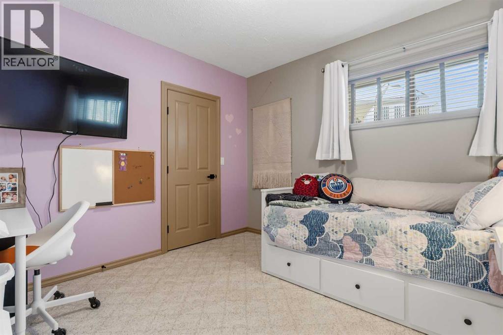 26 Park Point, Whitecourt, AB - Indoor Photo Showing Bedroom