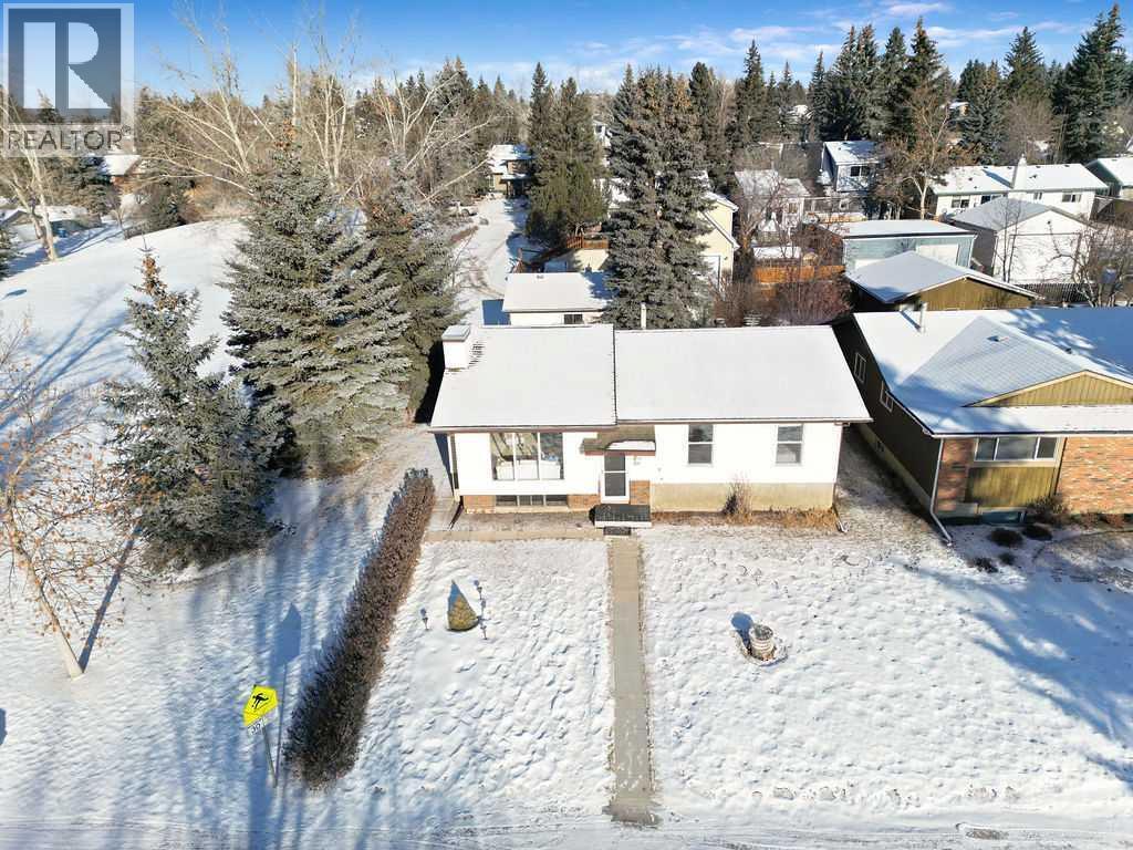 107 Lock Crescent, Okotoks, AB - Outdoor