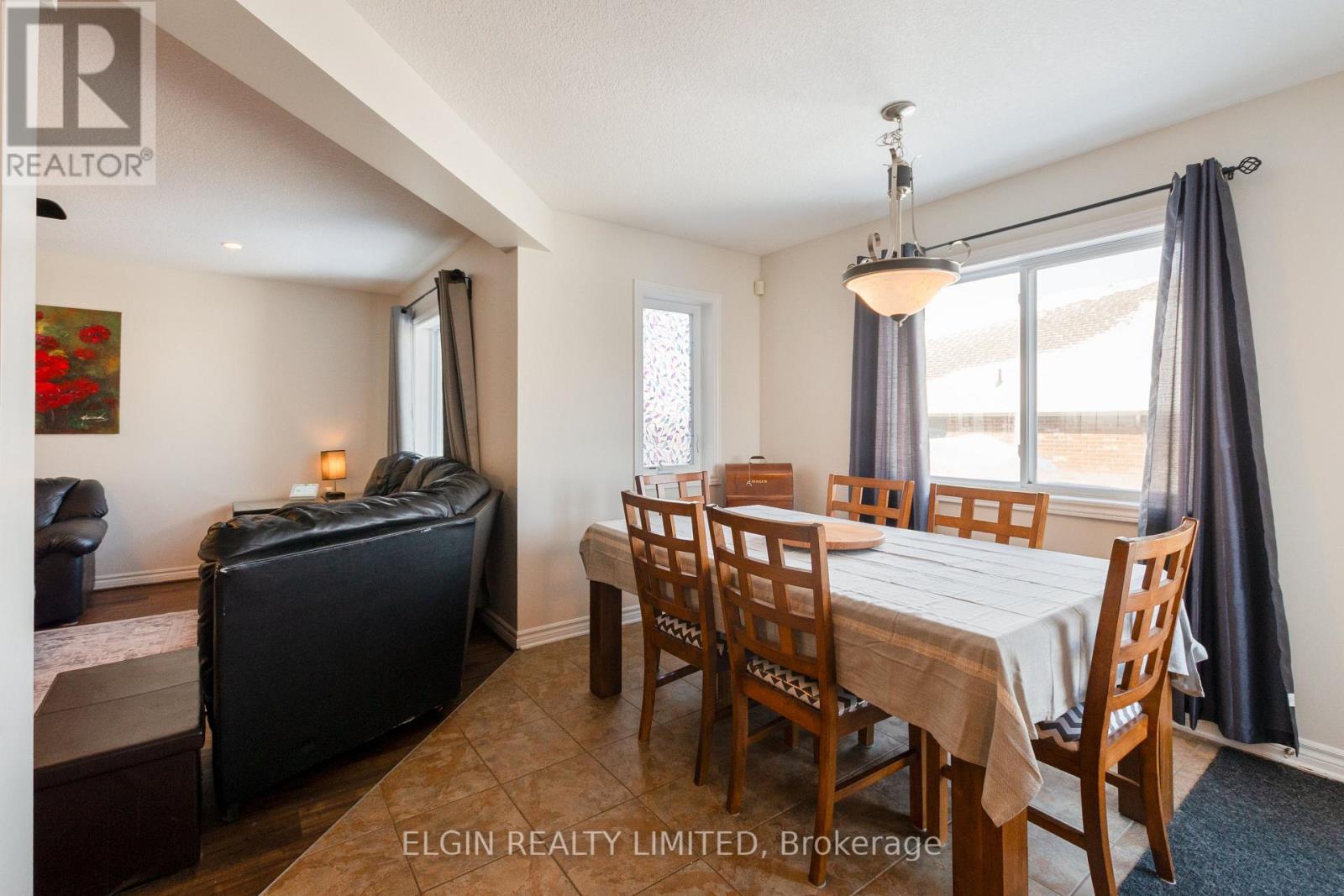 18 Peach Tree Boulevard, St. Thomas, ON - Indoor Photo Showing Dining Room