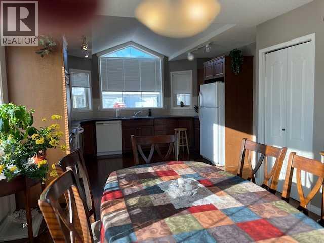 901 Nativity Bay, Rural Rocky View County, AB - Indoor Photo Showing Dining Room