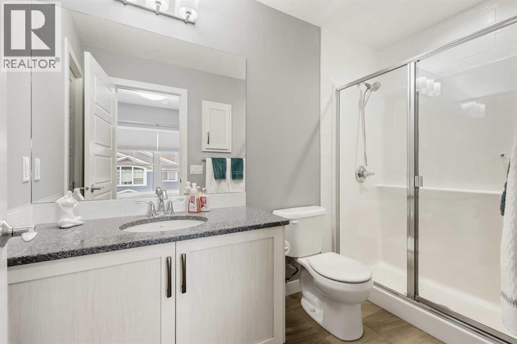 3 Sage Bluff Heights Nw, Calgary, AB - Indoor Photo Showing Bathroom