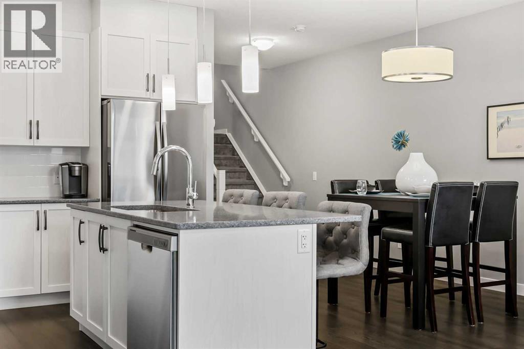 3 Sage Bluff Heights Nw, Calgary, AB - Indoor Photo Showing Kitchen With Upgraded Kitchen