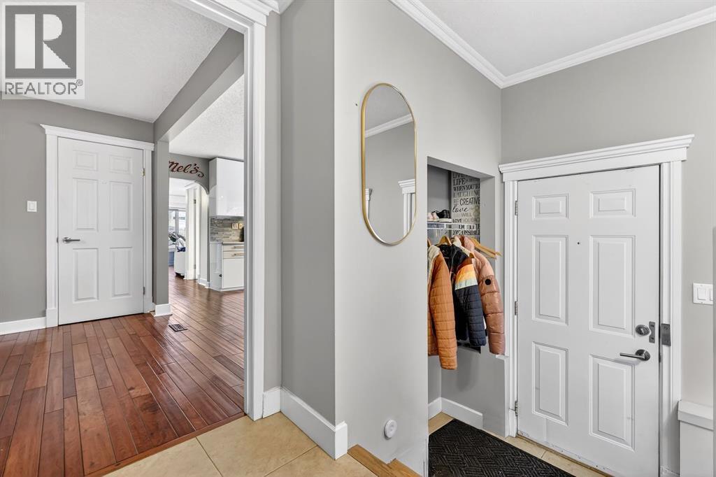 101 12A Street Ne, Calgary, AB - Indoor Photo Showing Other Room