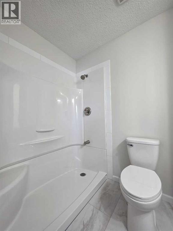1934 8 Avenue, Wainwright, AB - Indoor Photo Showing Bathroom