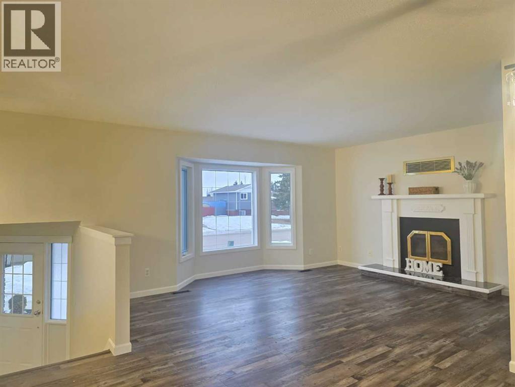 1934 8 Avenue, Wainwright, AB - Indoor With Fireplace