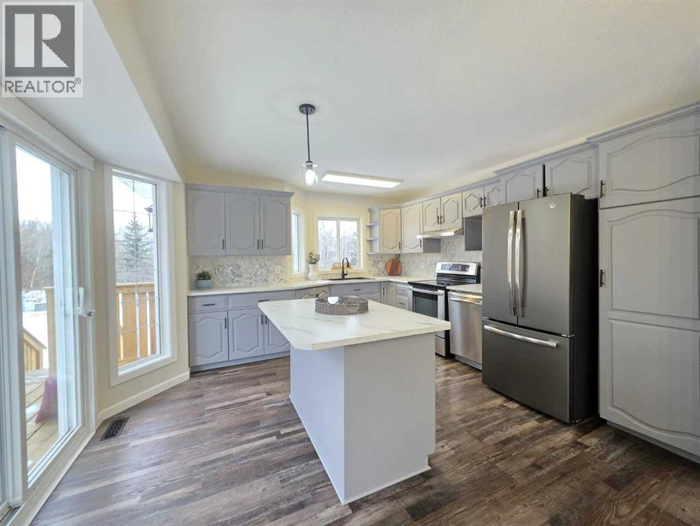 1934 8 Avenue, Wainwright, AB - Indoor Photo Showing Kitchen
