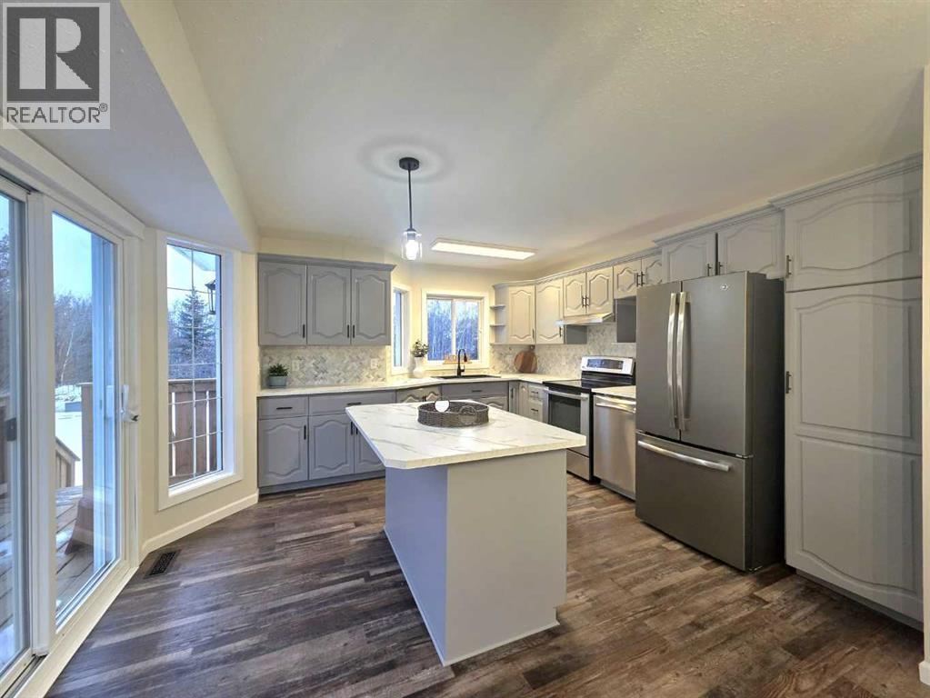 1934 8 Avenue, Wainwright, AB - Indoor Photo Showing Kitchen