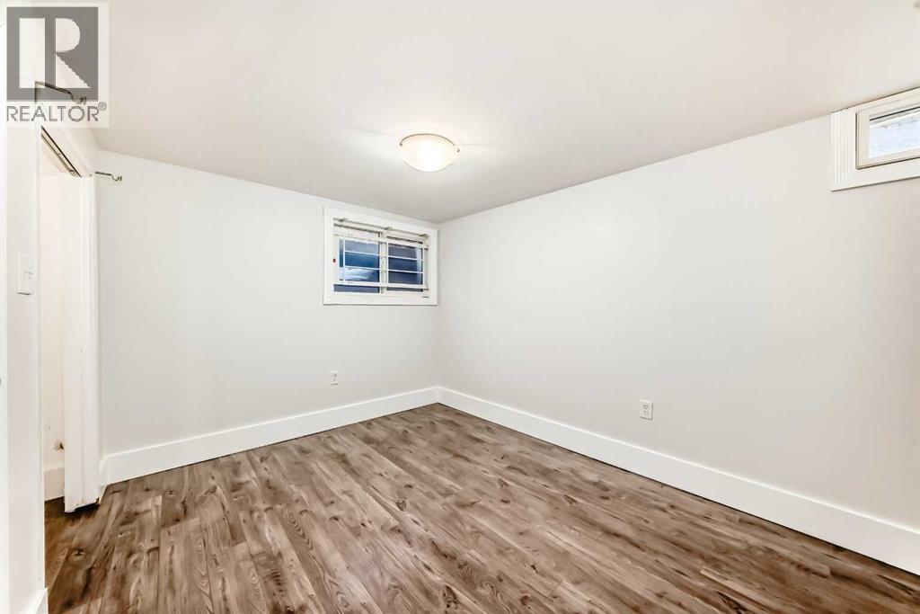 2831 63 Avenue Sw, Calgary, AB - Indoor Photo Showing Other Room