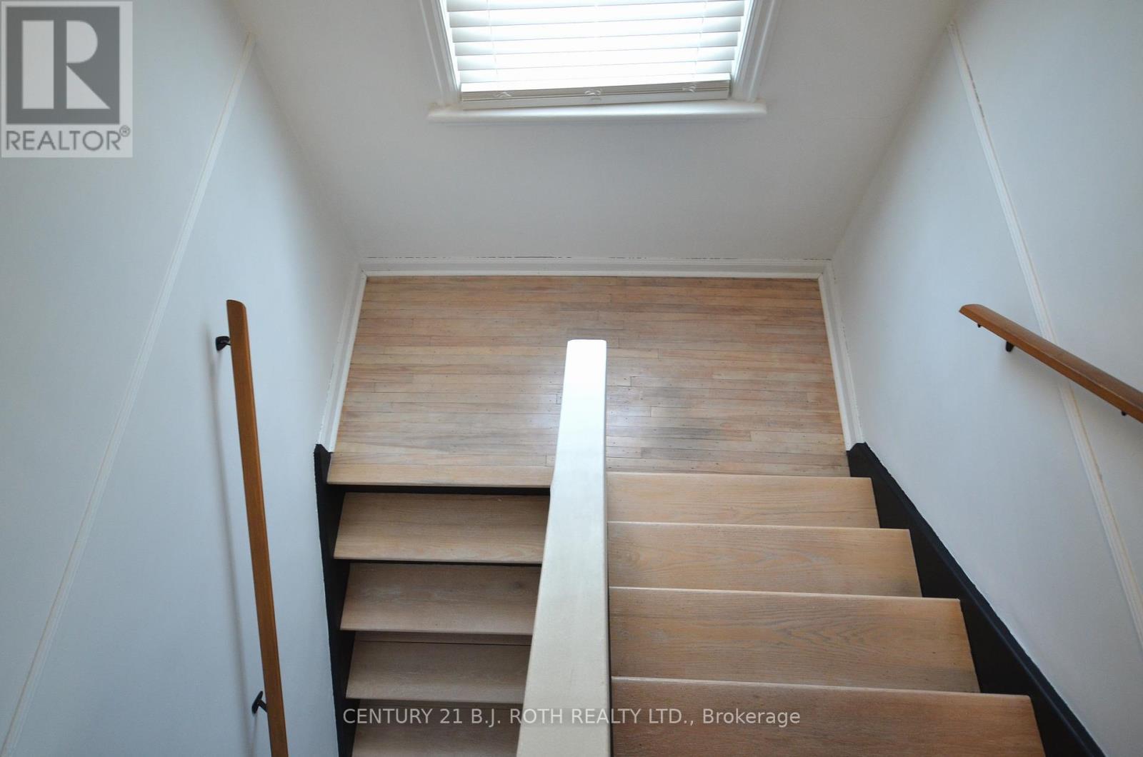 203 Summerhill Avenue, Hamilton, ON - Indoor Photo Showing Other Room