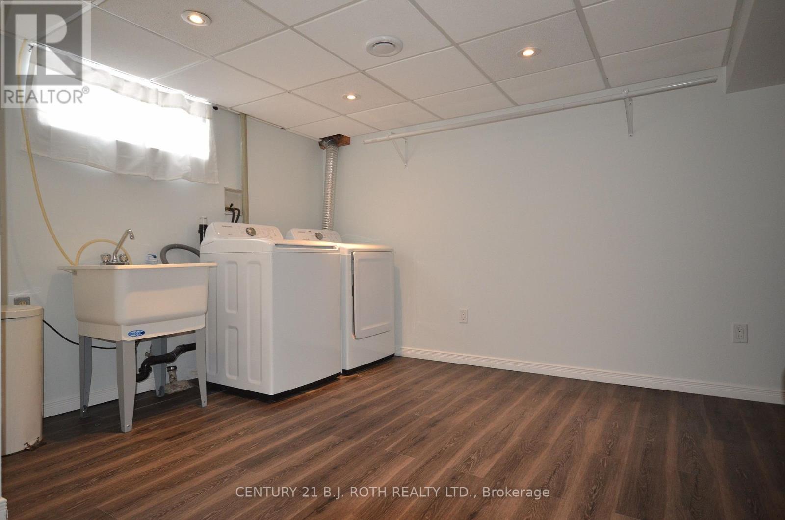 203 Summerhill Avenue, Hamilton, ON - Indoor Photo Showing Laundry Room