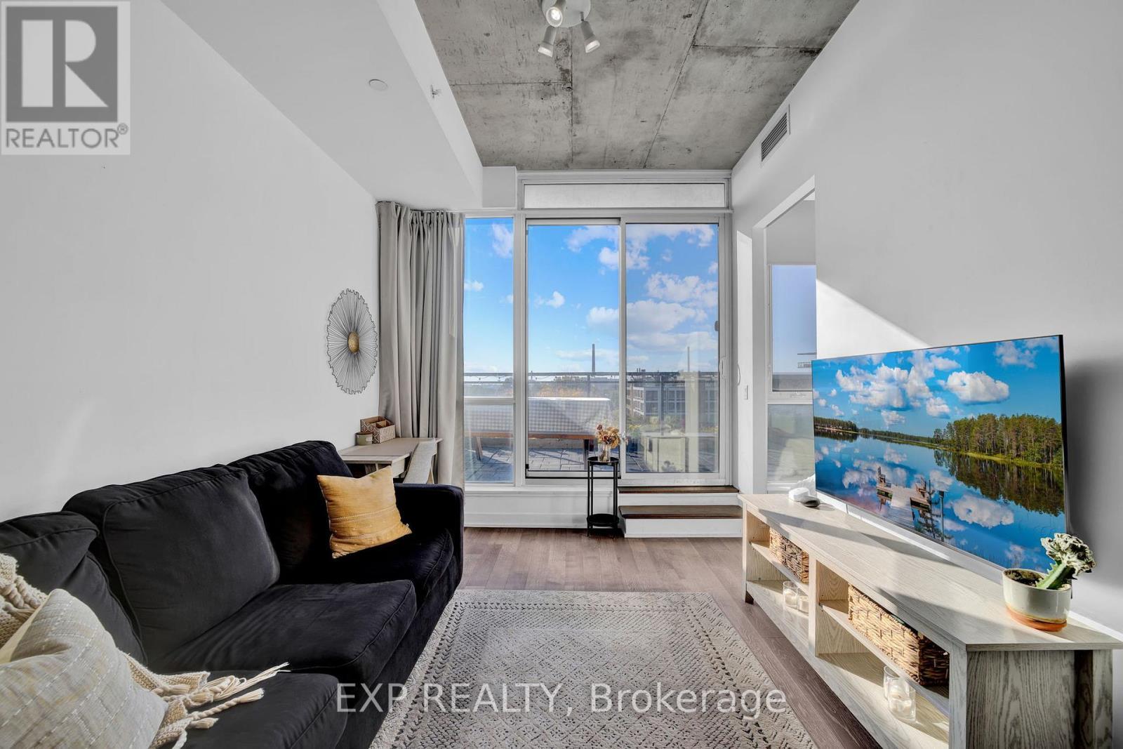 804 - 1238 Dundas St Street E, Toronto (South Riverdale), ON - Indoor Photo Showing Living Room