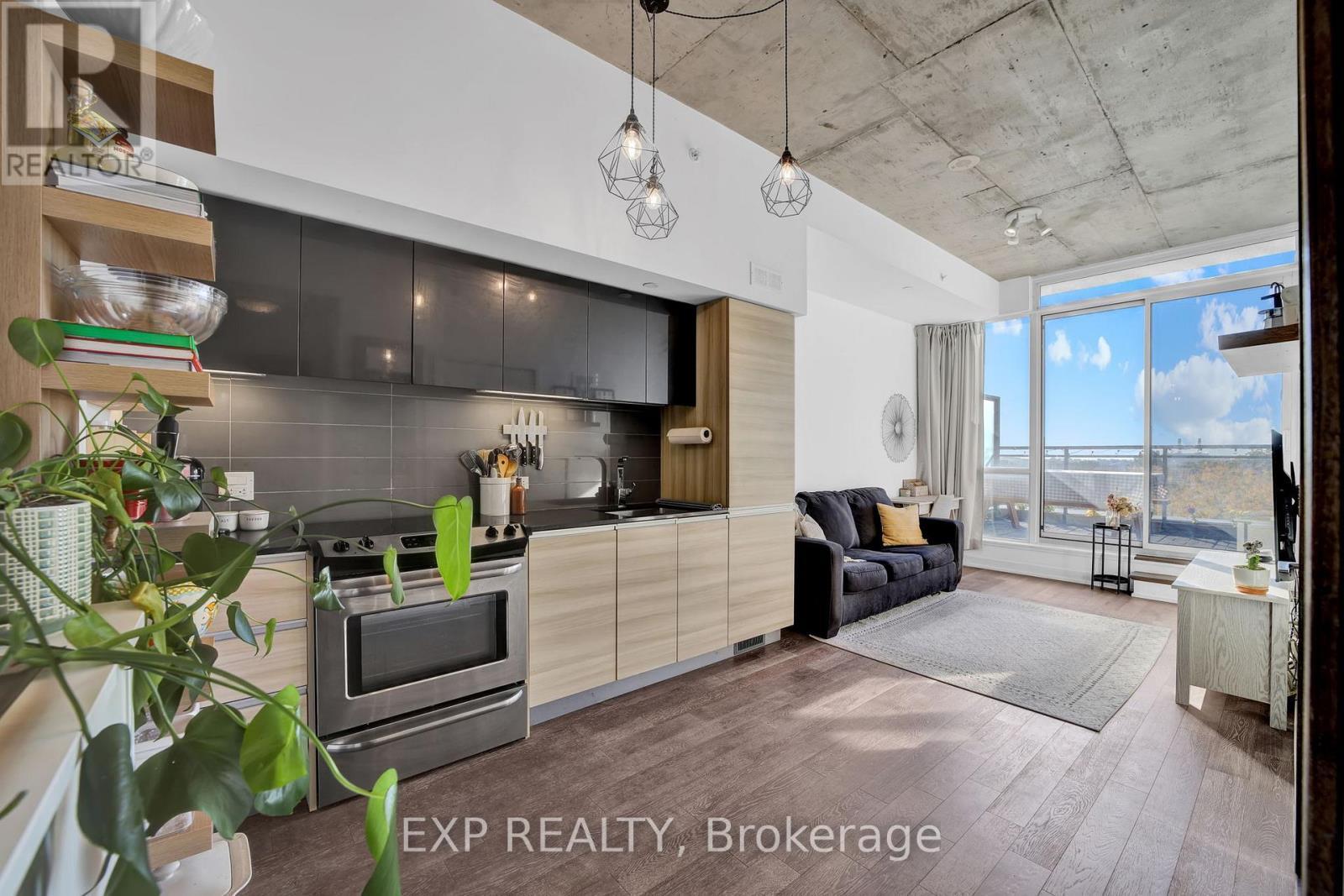 804 - 1238 Dundas St Street E, Toronto (South Riverdale), ON - Indoor Photo Showing Kitchen