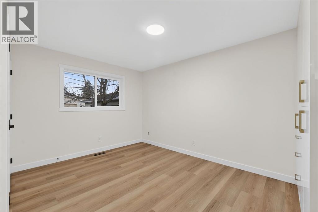 420 Pinegreen Close Ne, Calgary, AB - Indoor Photo Showing Other Room