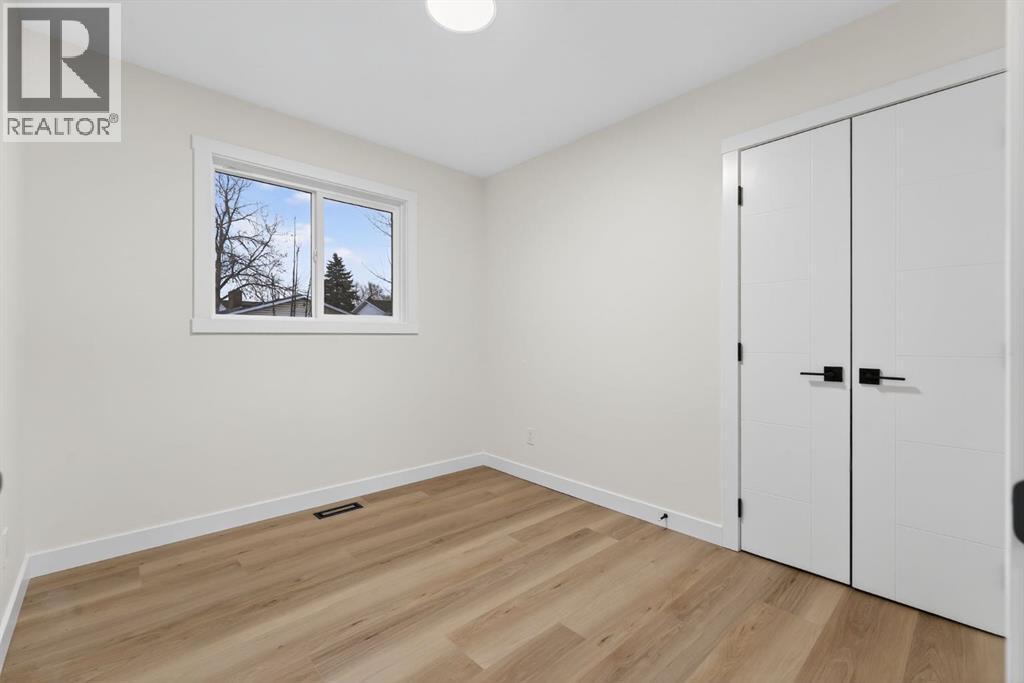 420 Pinegreen Close Ne, Calgary, AB - Indoor Photo Showing Other Room