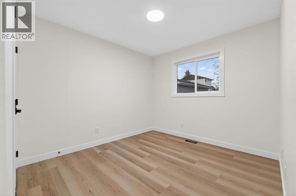 420 Pinegreen Close Ne, Calgary, AB - Indoor Photo Showing Other Room