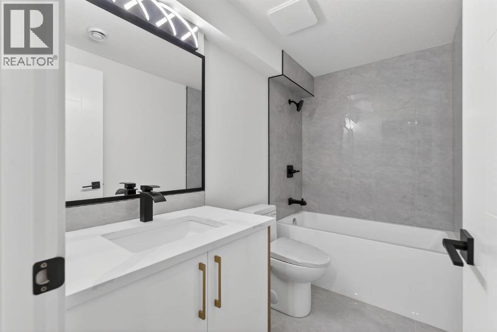 Illegal suite 1, bathroom - 420 Pinegreen Close Ne, Calgary, AB - Indoor Photo Showing Bathroom