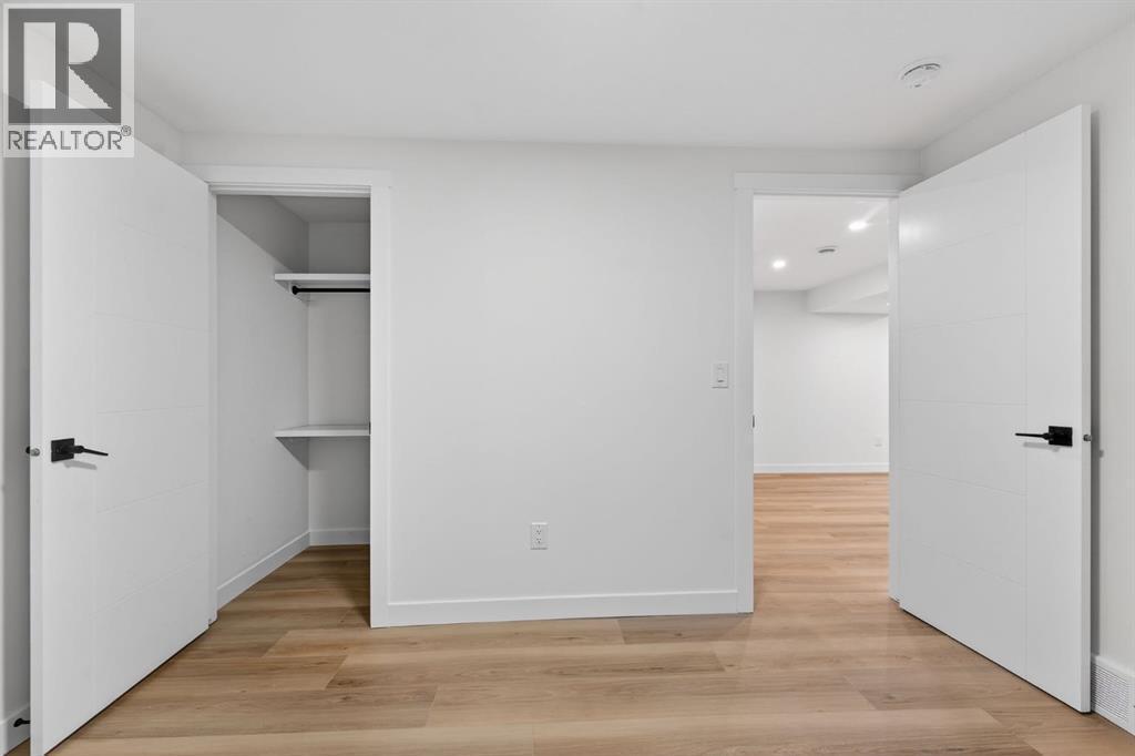 420 Pinegreen Close Ne, Calgary, AB - Indoor Photo Showing Other Room