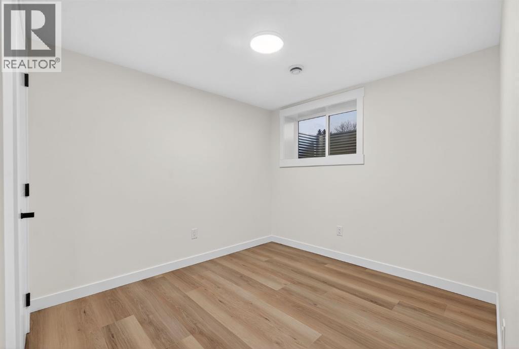 420 Pinegreen Close Ne, Calgary, AB - Indoor Photo Showing Other Room