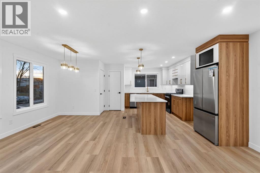 420 Pinegreen Close Ne, Calgary, AB - Indoor Photo Showing Kitchen